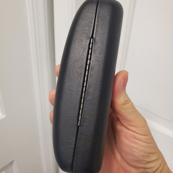 Nike Black Hardshell Eye Glass Case - Picture 6 of 7